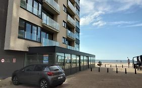 Koksijde Zeedijk LaDigue102 appartement garage excl-lateraal zeezicht